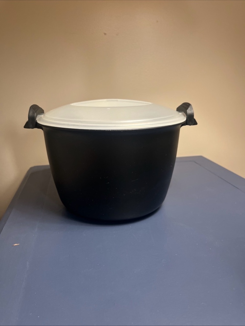 The Pampered Chef 3-Quart Micro-Cooker Plus